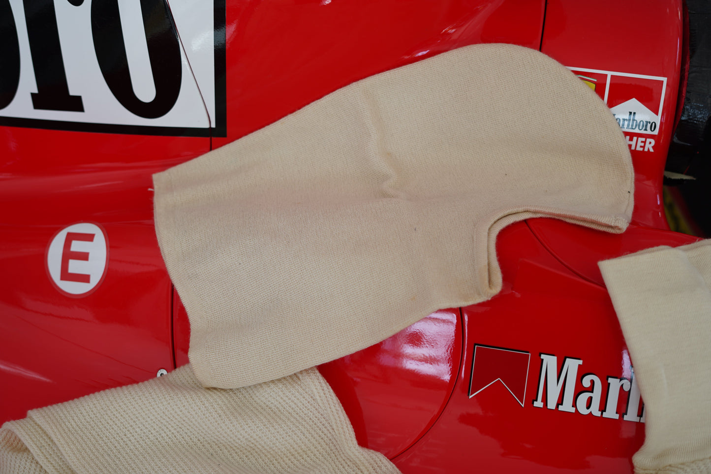 1970s ROBERT FERRY — RACE-WORN DRIVER'S ENSEMBLE